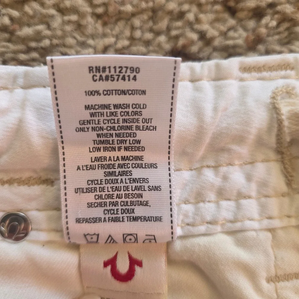 True Religion Mens White Cargo‎ Shorts Big T Contrast Stitch Frayed Hem Size 36